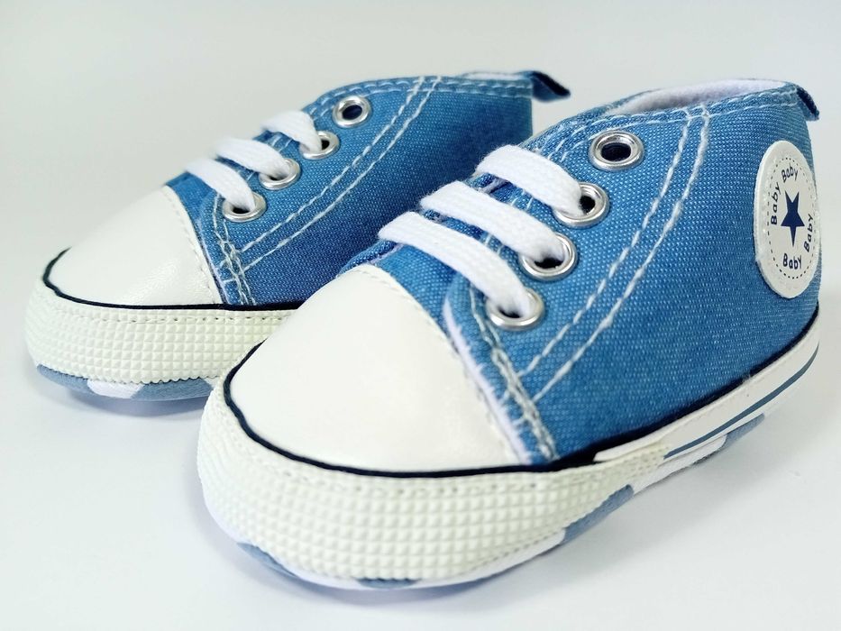 Ténis bebé novos  - tamanho 11 - cor ganga claro