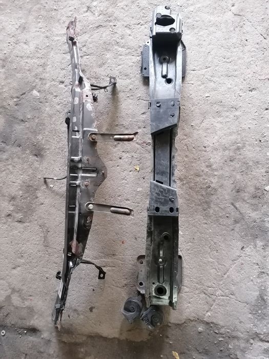 Pas przedni komplet alfa Romeo 159