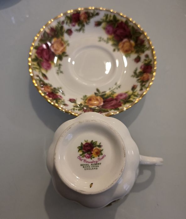 Chávena de chá com prato Old Country Roses Royal Albert.