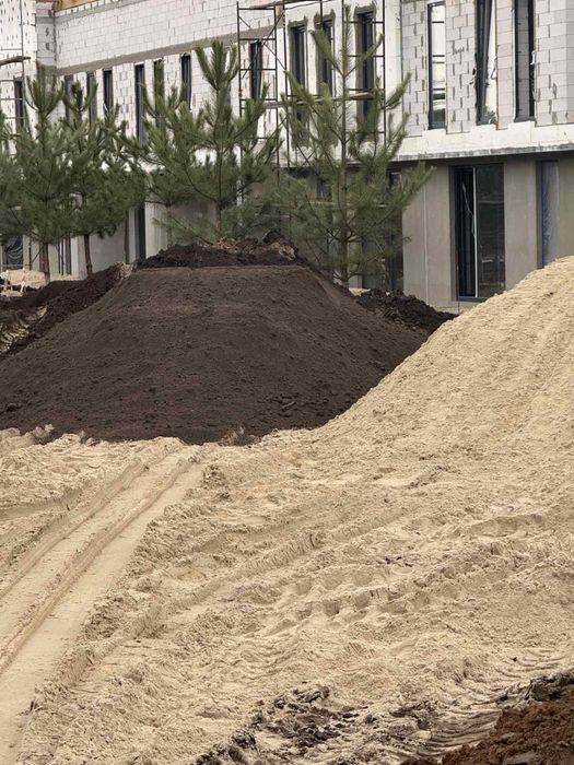 Доставка чорнозема та оґрунтосуміші