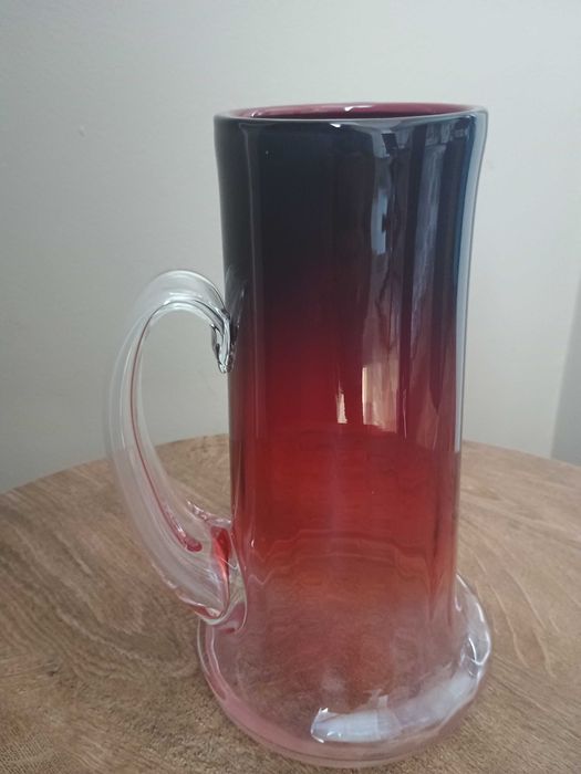 Wazon PRL Tarnowiec Jerzy Słuczan-Orkusz rubinowy 24 cm szkło artystyczne