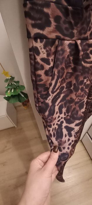 Kombinezon Megi L/XL , jak nowy! Cętki!