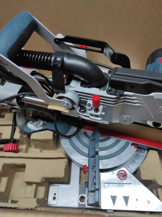 Circular para cortes madeira + maquina de desenhos madeira. Novos