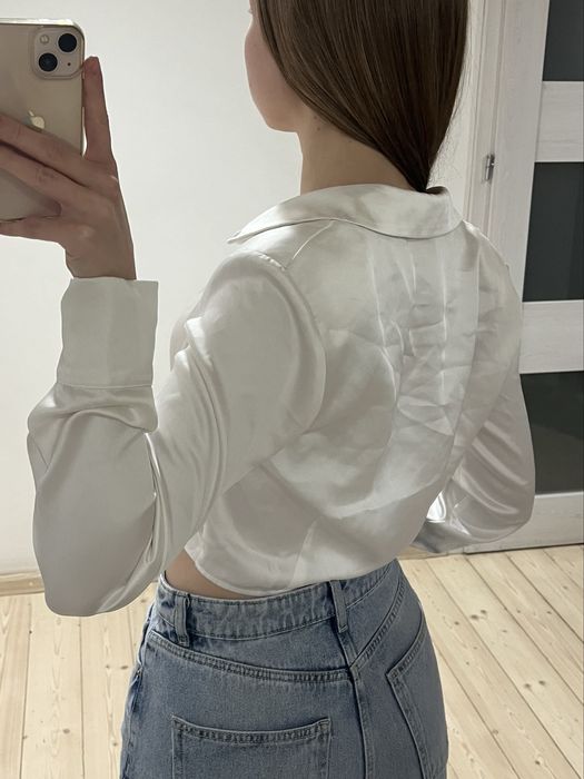 Biała satynowa koszula