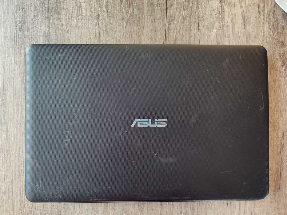 Asus F751L 17.3' i3/8GB Ram/256 SSD/500HDD/Nvidia 820M 2GB/ Win 10/11