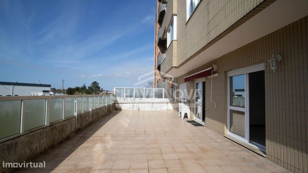 T2 c/ Terraço e 2 Lugares de Garagem em Rio Meão — Rio Meão, Aveiro