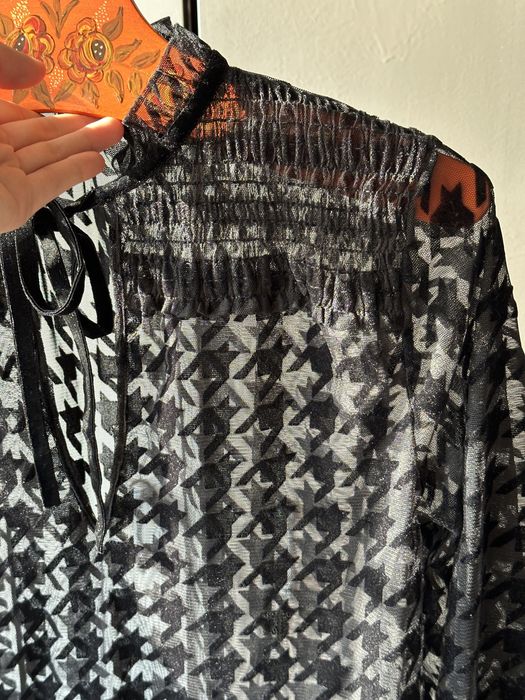 Романтична блуза від Zara