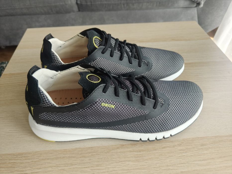 Sneakersy Geox Rozmiar 42 nowe.
