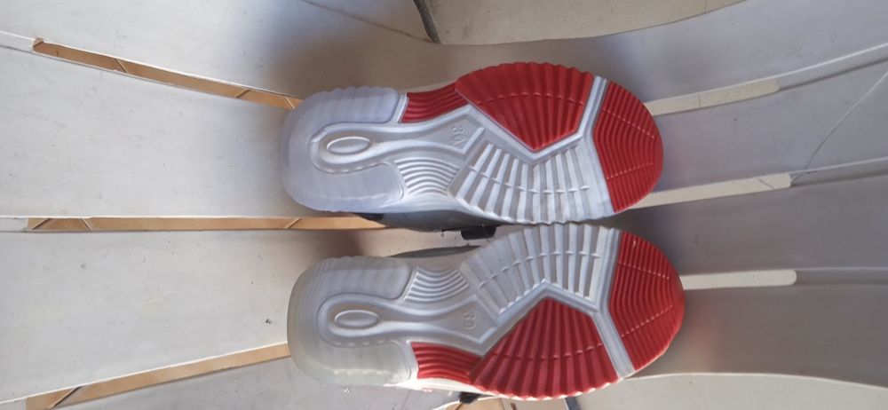 Desporto de criança preto