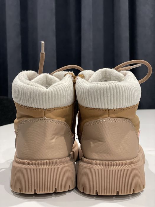 Ботинки  на девочку 34 размер