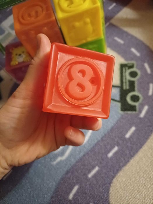 Zabawki dla dziecka, puzzle, klocki, telefon