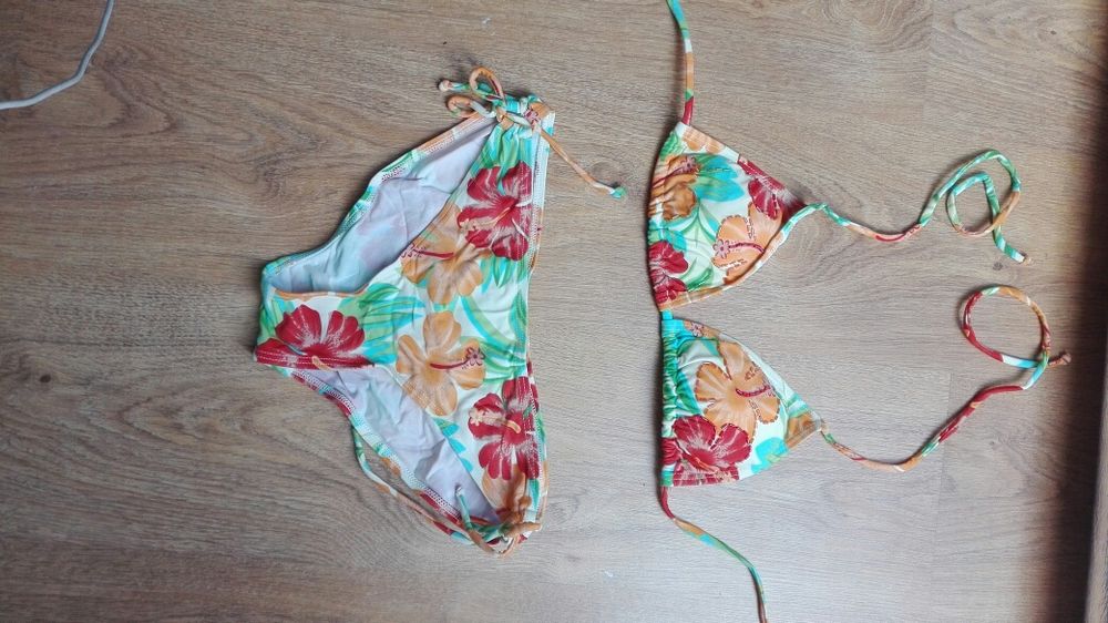 Bikini w kwiaty rozm. 38