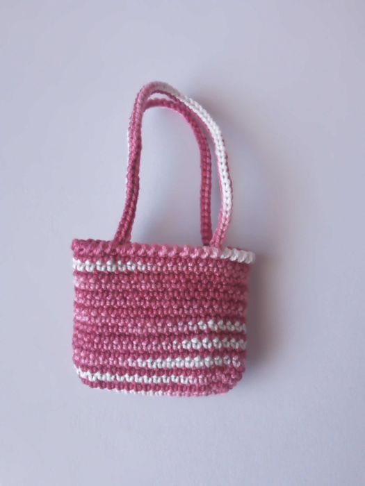 Tote bag em crochet para boneca