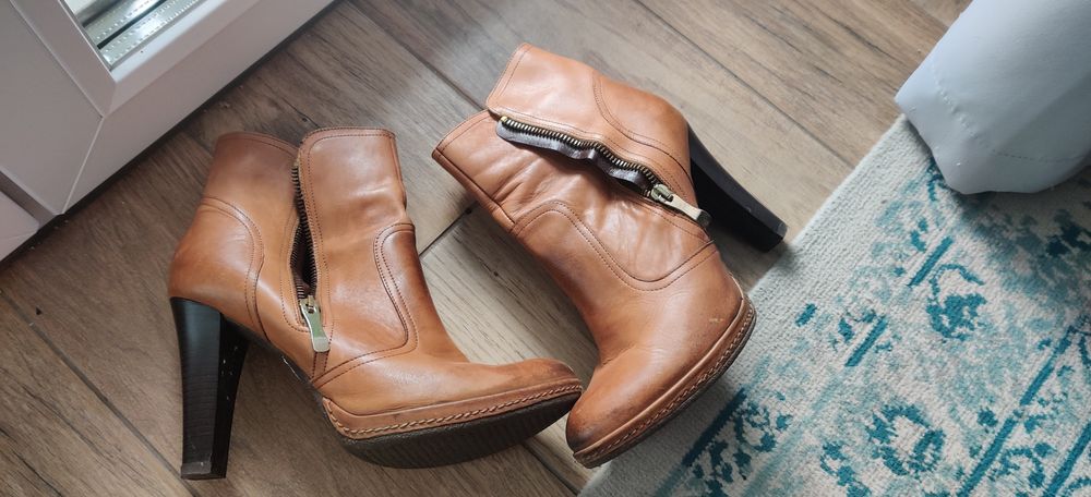 Badura kozaki szpilki botki