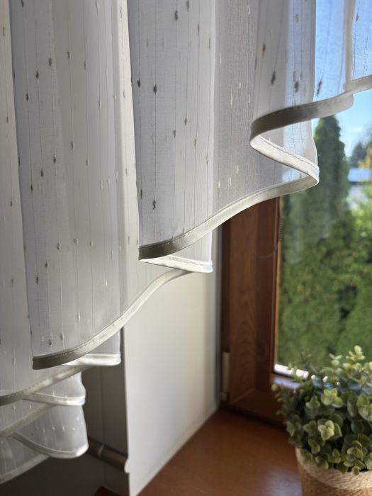 Firanka pokojowa ecru szerokość 135 cm