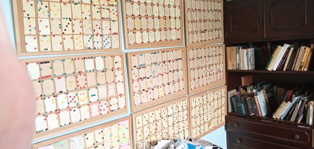 Mysterious Art Installation kutac art C.Comatex190E-Dvd3Edesde3E64738757974785120