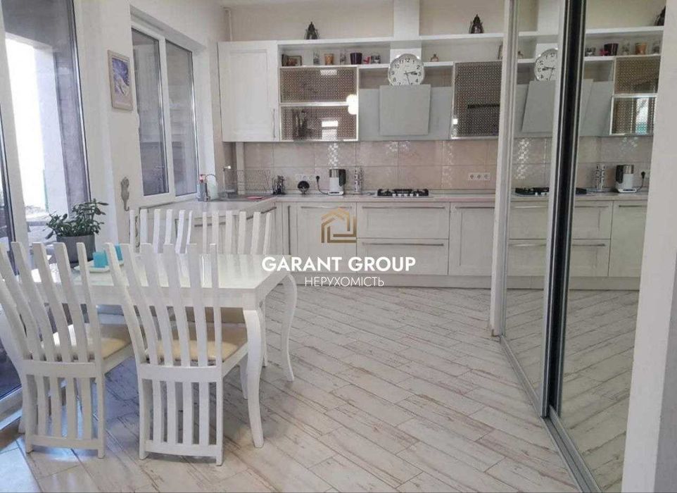 Дом в Совиньоне /Киевский район