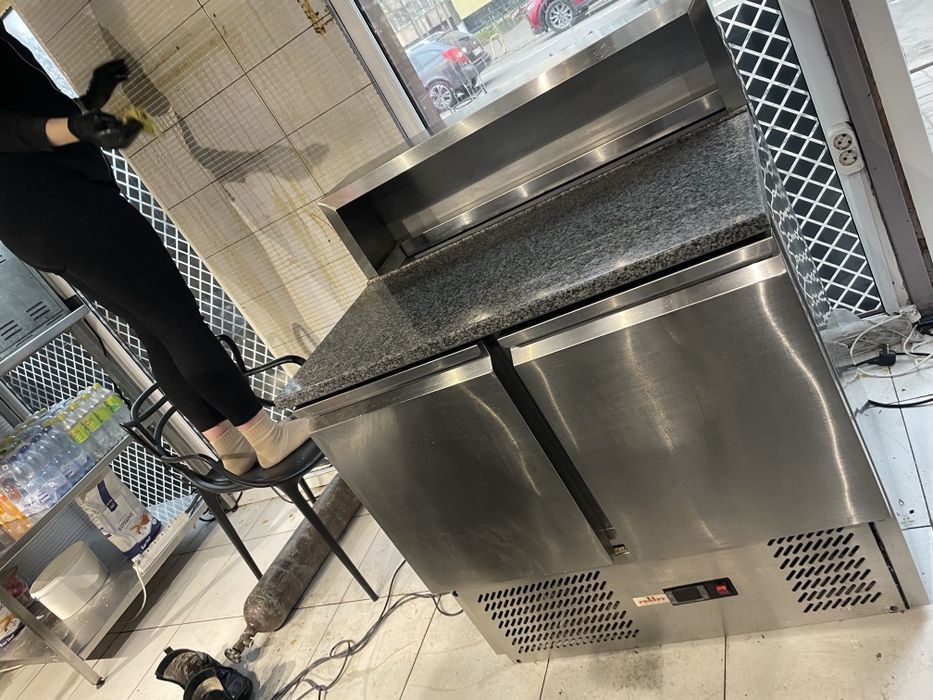 Холодильный шкаф