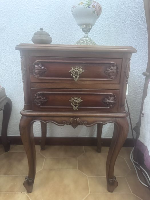 Dias Mesa de cabeceira  em madeira