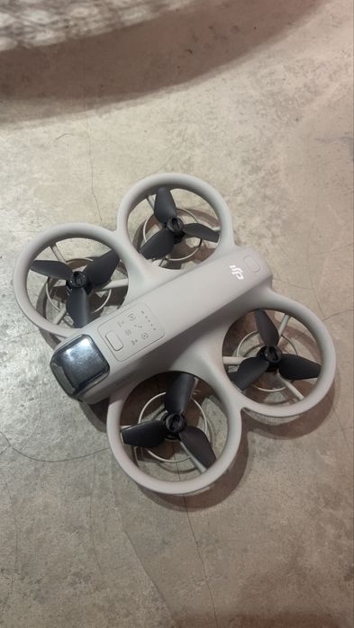 Drone dji neo com diversos acessorios