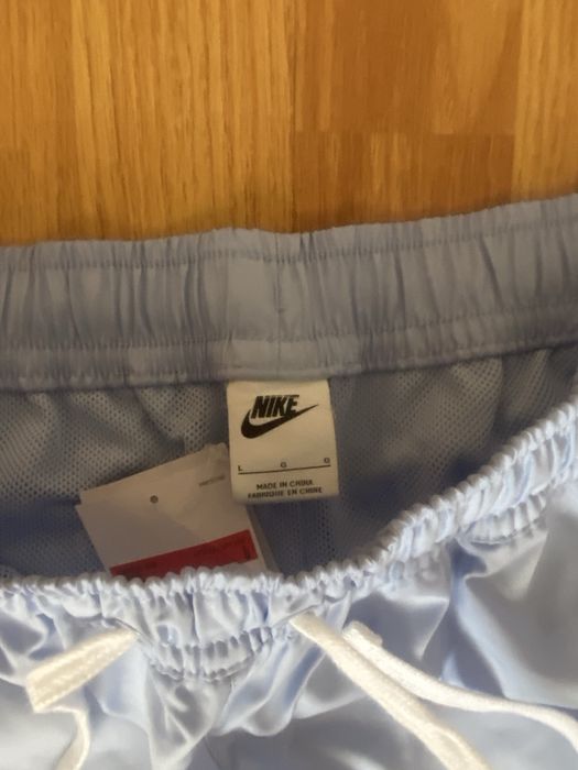 Продам шорты Nike.