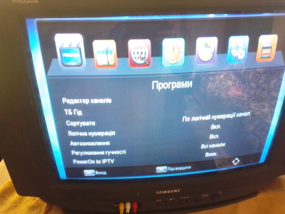 Продам dvb t2 приставку