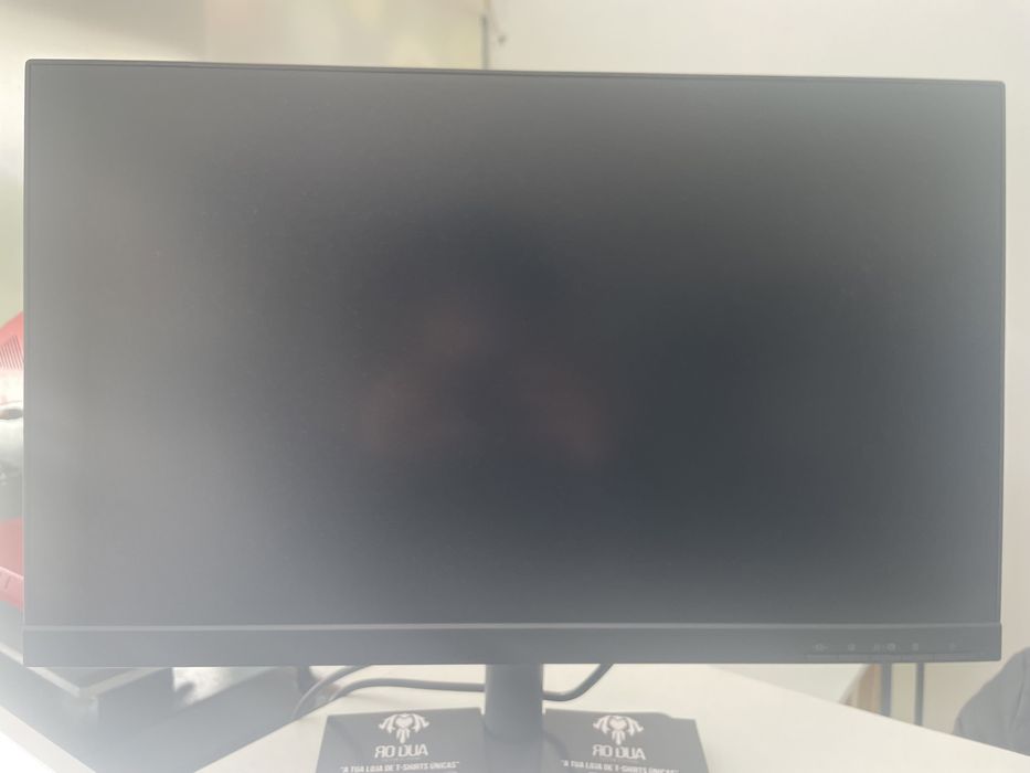 Impeccable desktop with minimal use64740454355970121