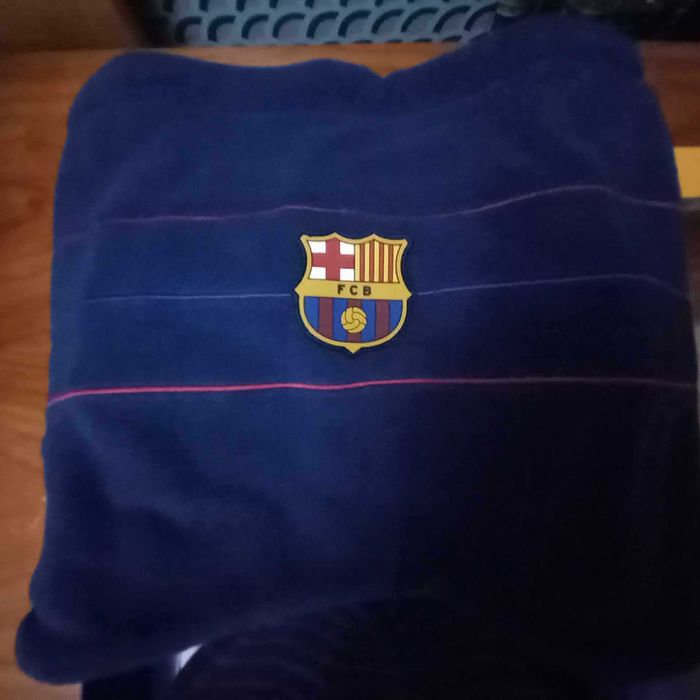 Gorro e Cofret BARCELONA FC NOVO Oficial Product com 25% de desconto