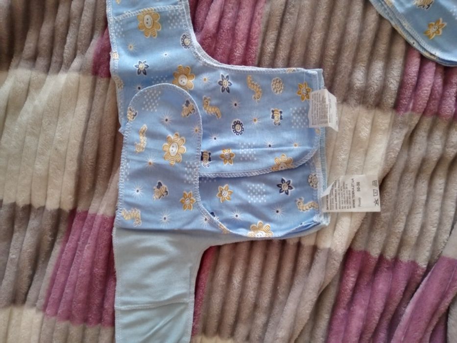 Ползунки и распашонка