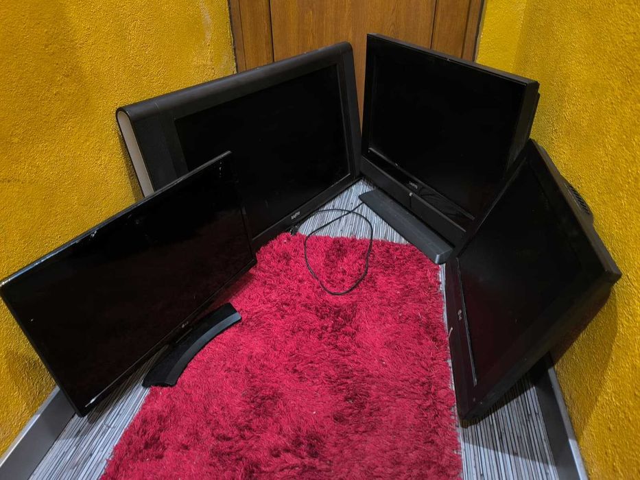 4 Televisões LG e Sanyo Ler anuncio