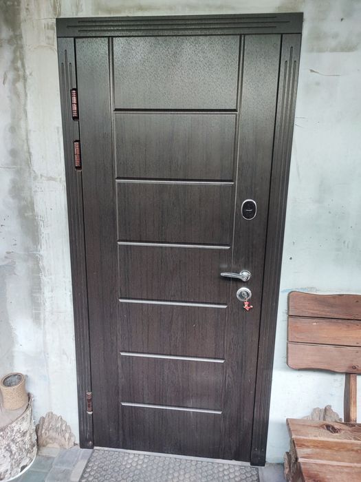 Дверь входная новая и б/у