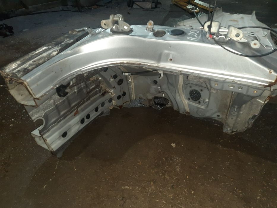 Toyota RAV4 2020 сапог стойка передней двери петли