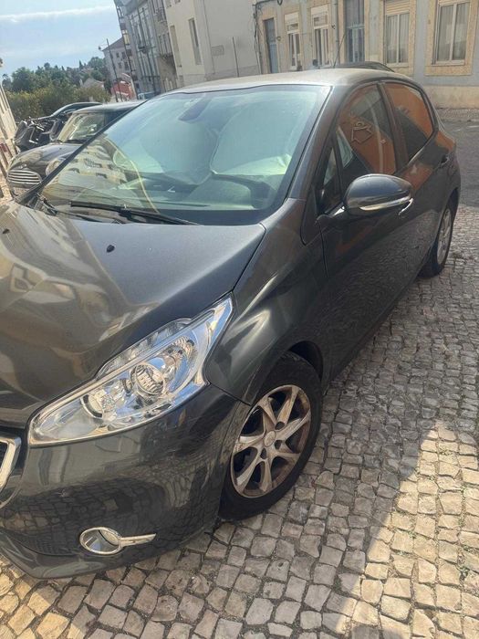 Peugeot 208 — fotografia 2