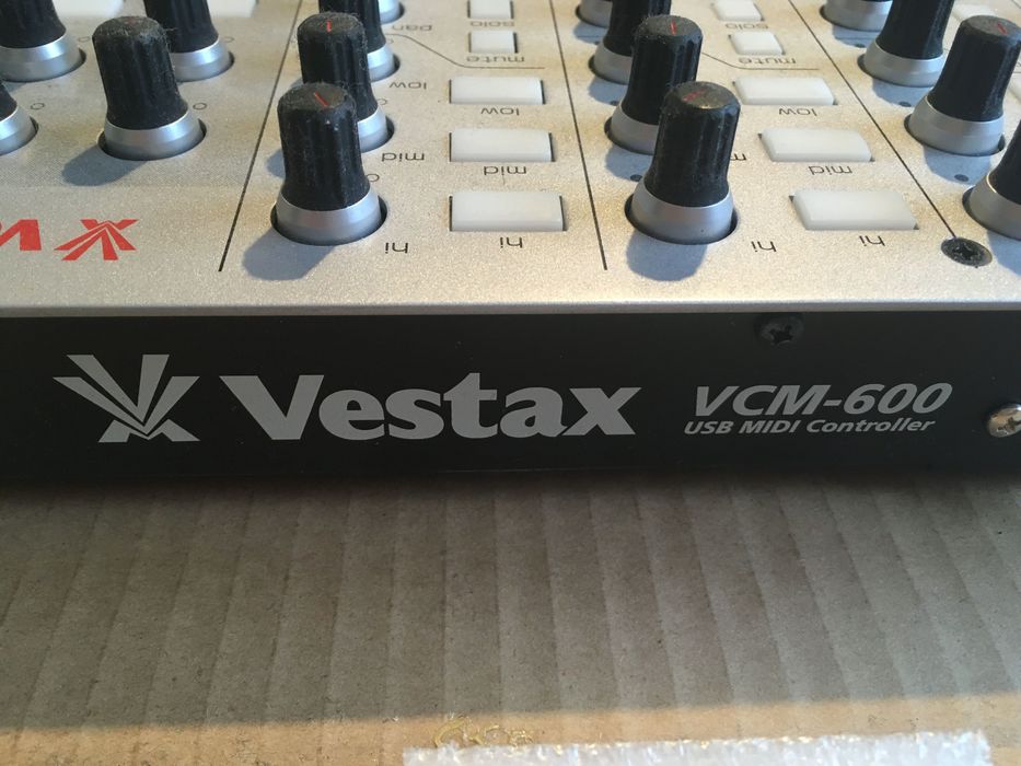 Vestax VCM 600 Ableton Live MIDI controller