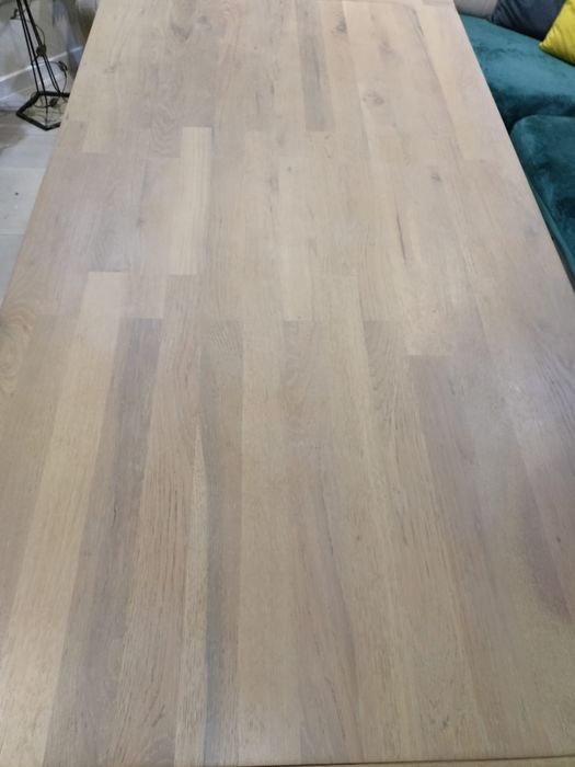 Piękny stół debowy