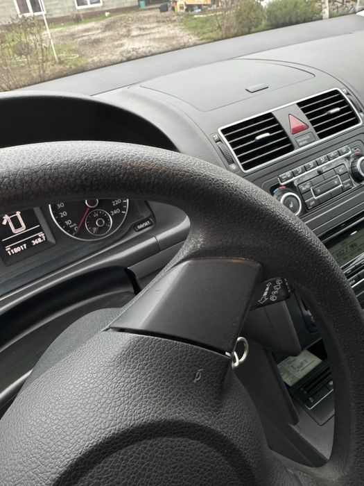 Volkswagen Touran 2011 рік