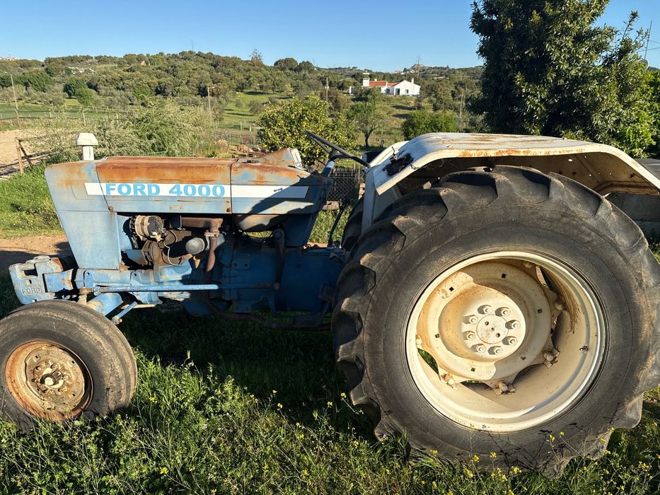 Tractor Ford 4000