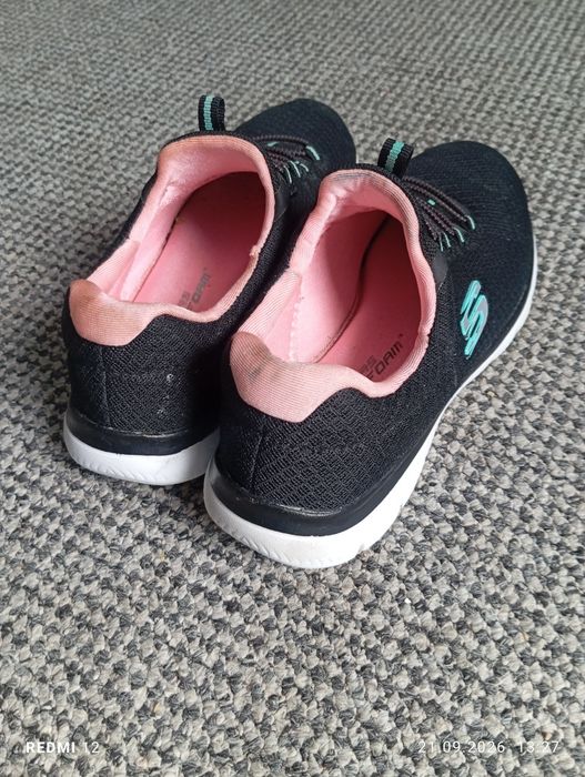 damskie buty sportowe Skechers Summits  r. 37