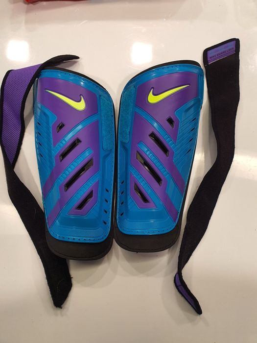 Caneleiras Nike para futebol/futsal