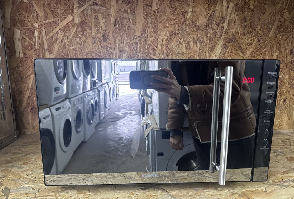 Мікоохвильова піч KOENIC