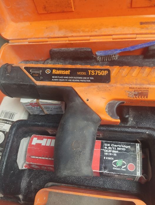 Pistola pregos/pinos Ramset TS750P