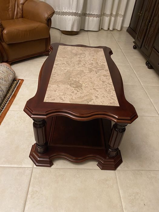 Mesa de centro com pedra