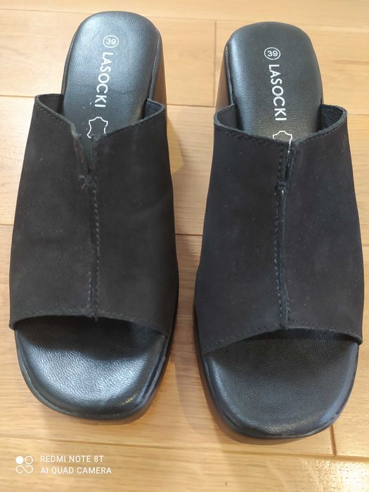 Klapki skórzane na słupku Lasocki rozmiar 39