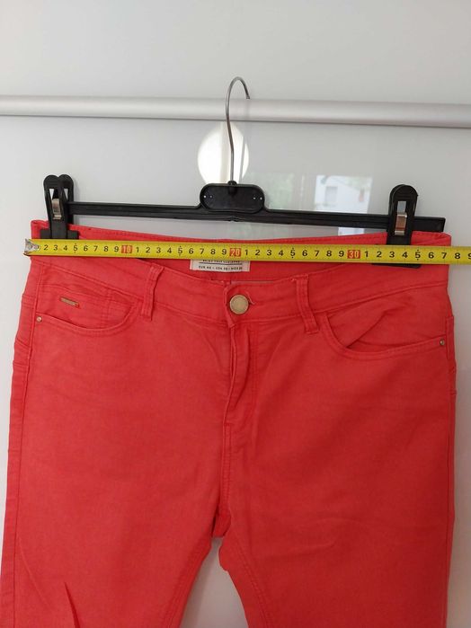 Spodnie Stradivarius roz. 40 / L