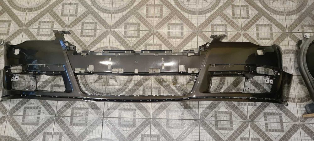 Passat B6 zderzak z otworami LC8Z