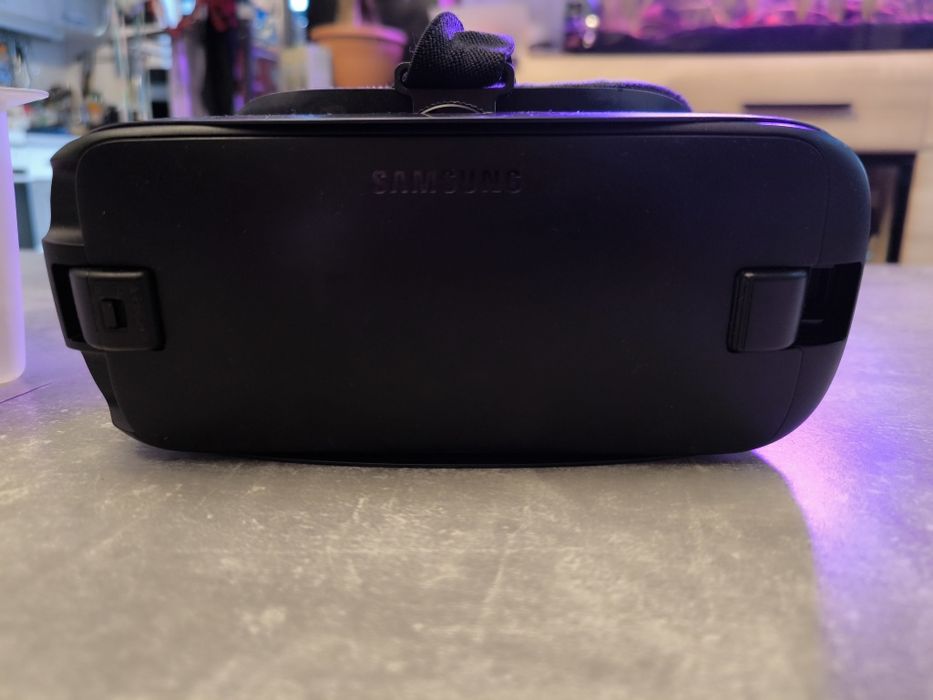 Gogle wirtualnej rzeczywistości