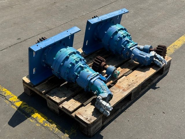 BREWINI PREZEKŁANIE planetarne hydrauliczne 2 szt do karuzeli używane
