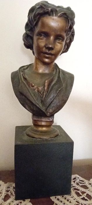 Estatueta Flor agreste Soares dos Reis