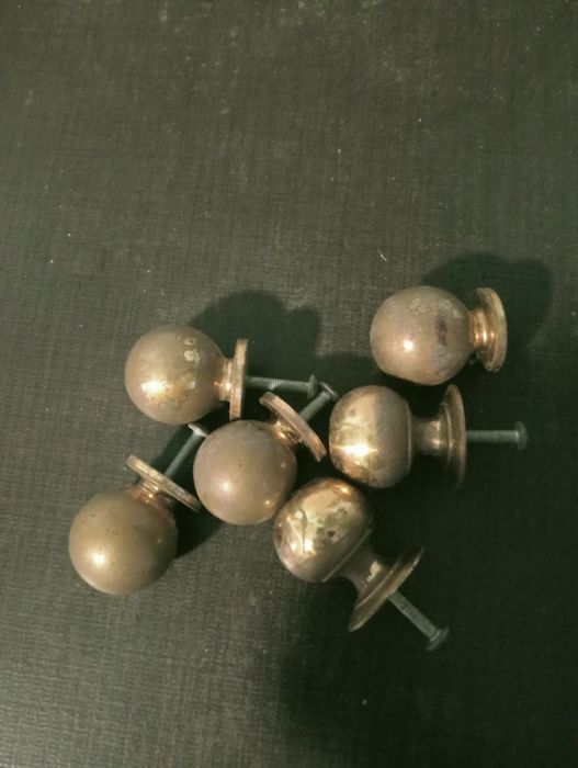 Puxadores em latão dourado