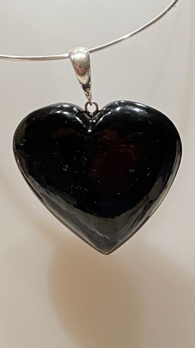 Wisior serce z bursztynu